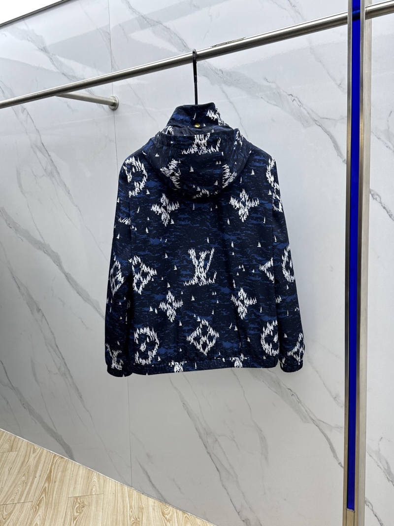 l0vis Vvtt0n outwear